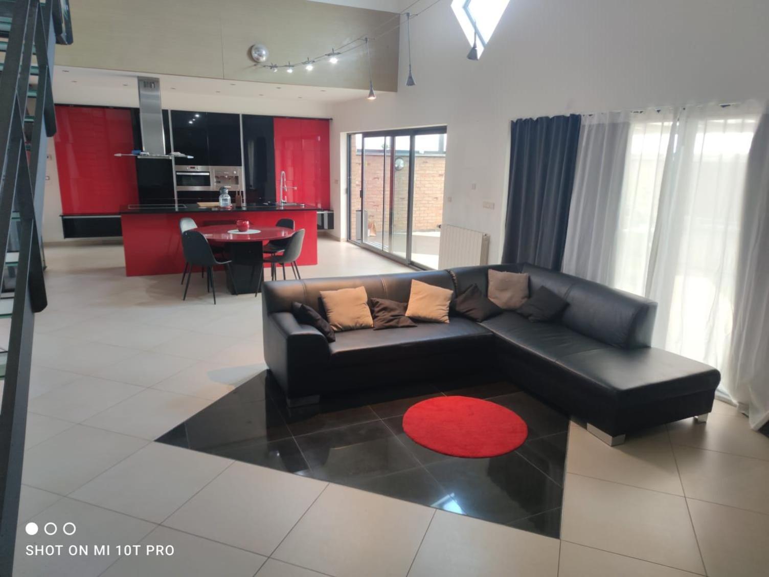 Belle Villa De Luxe Avec 8 Chambres ชาร์เลอรัว ห้อง รูปภาพ