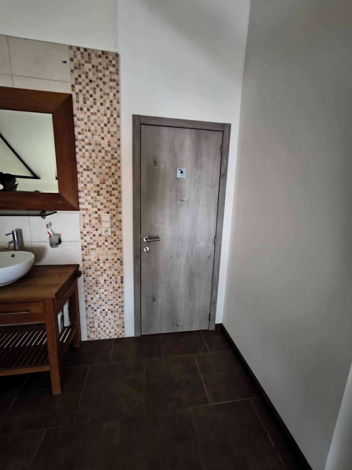 Belle Villa De Luxe Avec 8 Chambres ชาร์เลอรัว ภายนอก รูปภาพ